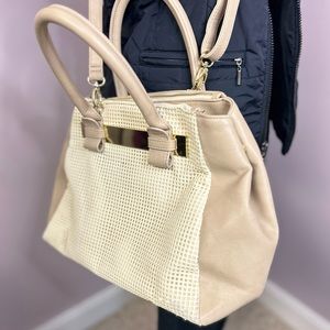 Steve Madden handbag. Beautiful beige color with pretty black & white interior